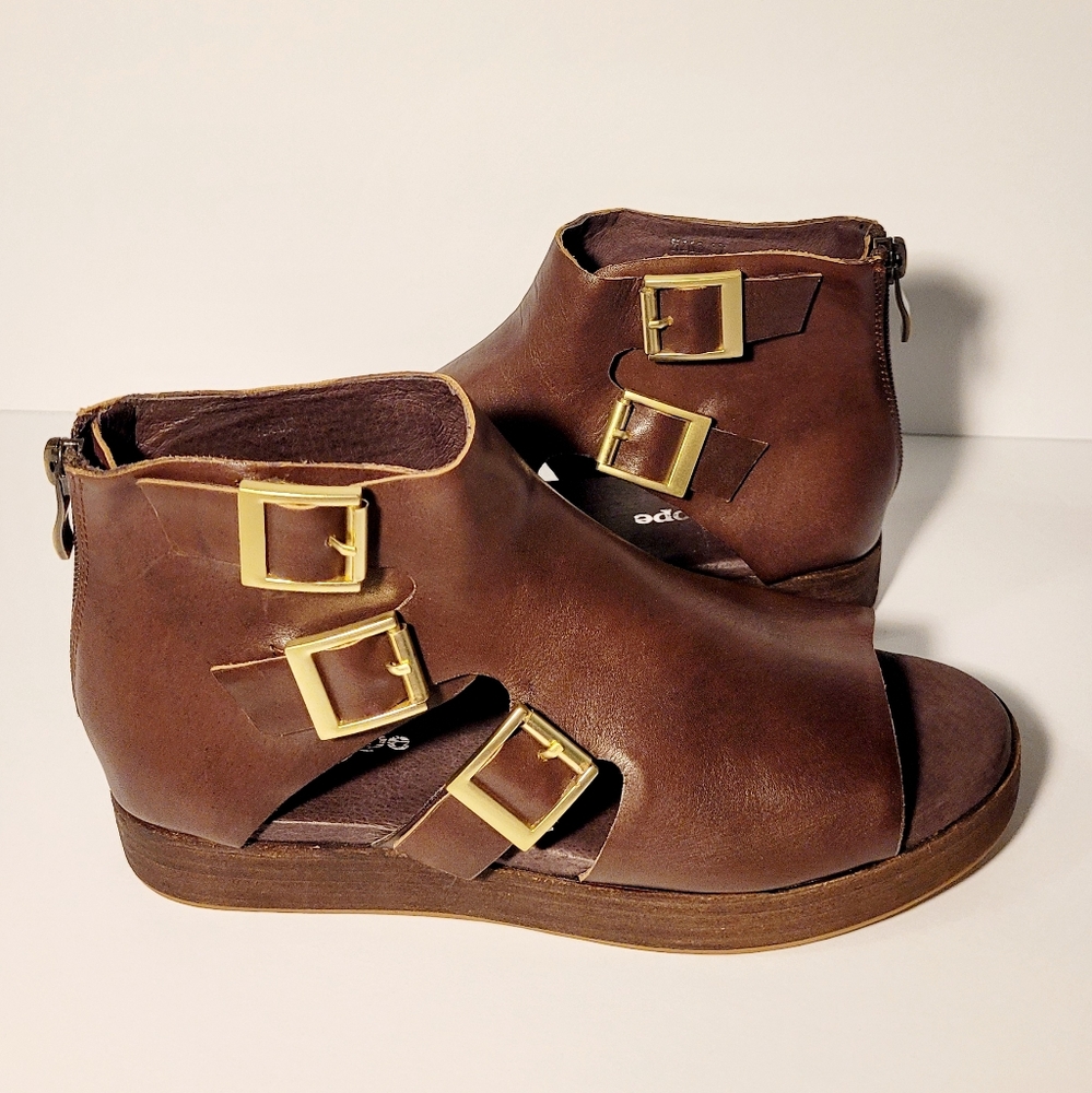 Antelope Buckled Leather Peep Toe Sandals